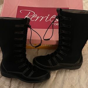 Women's AETREX Berries Bungie Adjustable Cord Lace Up Black Boots Size 11 NICE!!